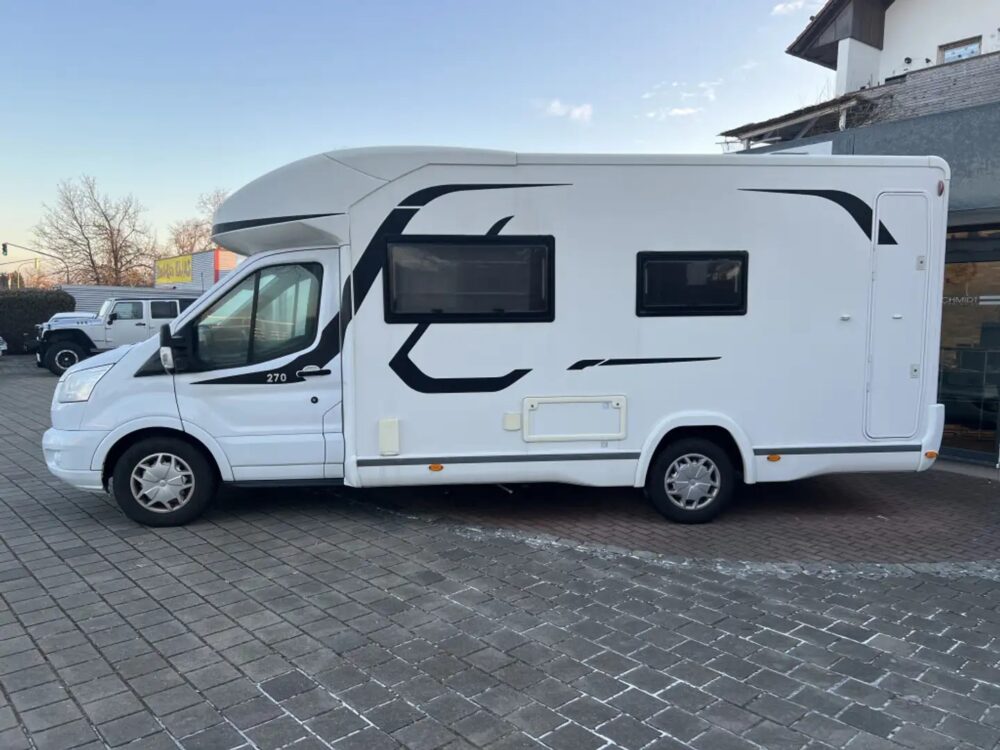 Challenger Mageo 270 – Slechts 6,5 m, Automatische transmissie | Semi-integraal Fiat-chassis | Eerste registratie: 03/2018 | 55.600 km | 4 slaapplaatsen | Maximaal toegestaan ​​gewicht: 3.500 kg