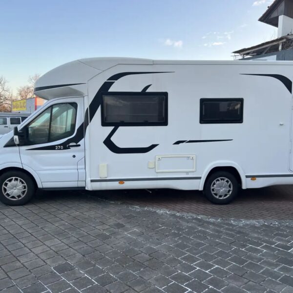 Challenger Mageo 270 – Slechts 6,5 m, Automatische transmissie | Semi-integraal Fiat-chassis | Eerste registratie: 03/2018 | 55.600 km | 4 slaapplaatsen | Maximaal toegestaan ​​gewicht: 3.500 kg