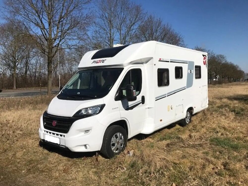 Pilote P696C Essential – Slechts 6,96 m, automaat | Slaapplaatsen: 4 | Eerste registratie: 05/2020 | 160.400 km | Vermogen: 140 pk | Totaalgewicht: 3.500 kg