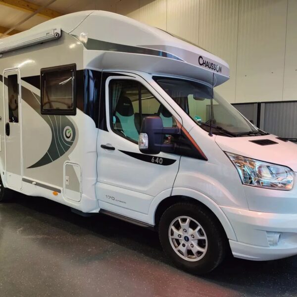 Chausson 640 titanium – Slechts 6,99 m, automaat | Slaapplaatsen: 4 | Eerste registratie: 06/2019 | 46.000 km | Vermogen: 170 pk | Totaalgewicht: 3.500 kg