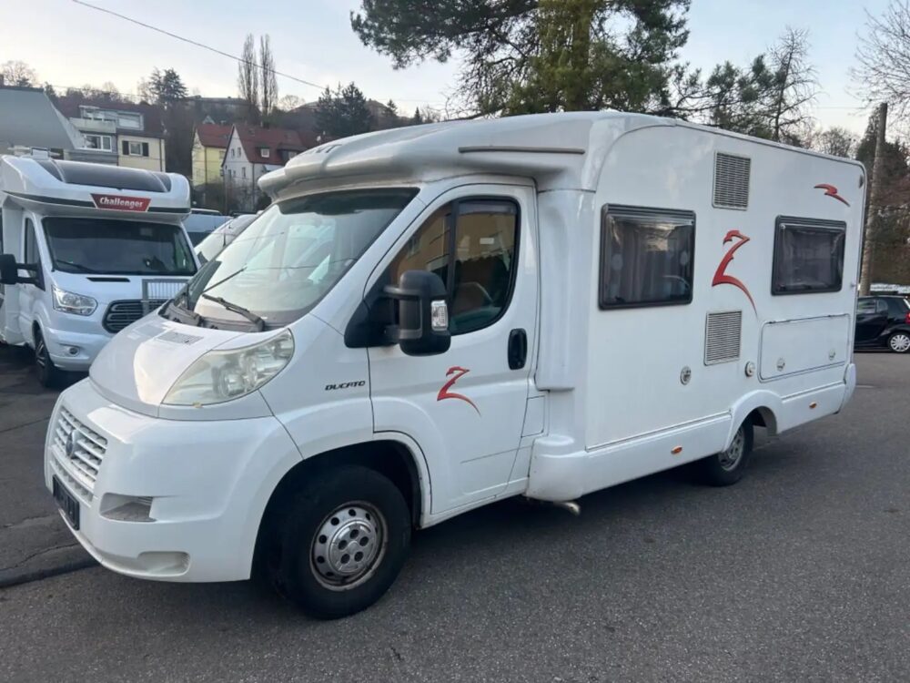 JOINT Z 4080 – Slechts 6,27 m, Handgeschakeld | Slaapplaatsen: 2 | Eerste registratie: 04/2007 | 1165.000 km | Vermogen: 101 pk | Totaalgewicht: 3.500 kg