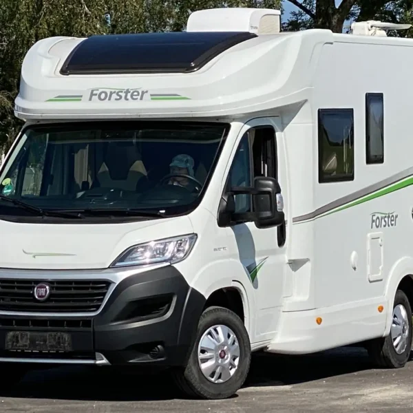 Forster T 599 HB – Slechts 5,99 m, Handgeschakeld | Slaapplaatsen: 4 | Eerste registratie: 05/2021 | 62.500 km | Vermogen: 140 pk | Totaalgewicht: 3.500 kg