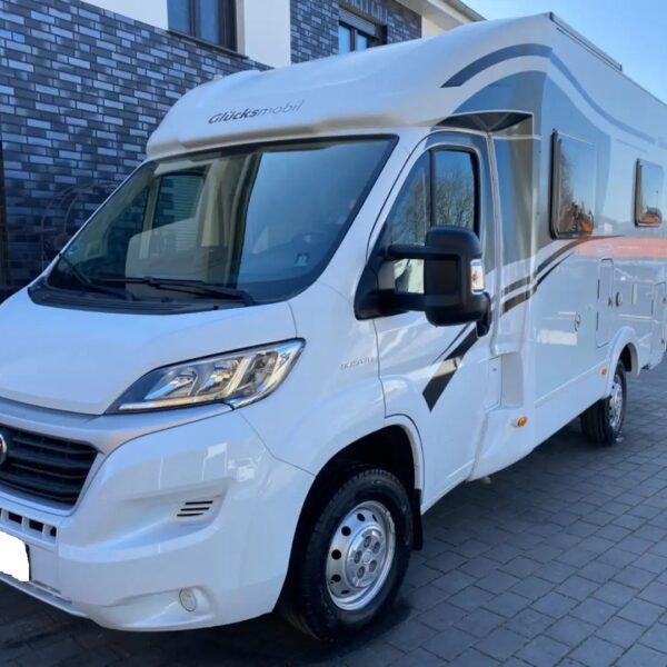 Glücksmobil T 58 – Slechts 6,23 m, Handgeschakeld | Slaapplaatsen: 2 | Eerste registratie: 04/2016 | 86.000 km | Vermogen: 131 pk | Totaalgewicht: 3.500 kg