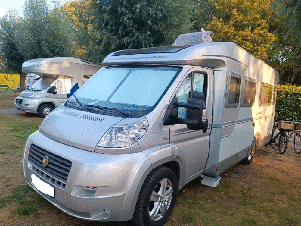 Knaus Sport TI700UFB – Slechts 7,26 m, Handgeschakeld | Slaapplaatsen: 4 | Eerste registratie: 11/2009 | 146.500 km | Vermogen: 158 pk | Totaalgewicht: 3.500 kg - Afbeelding 2