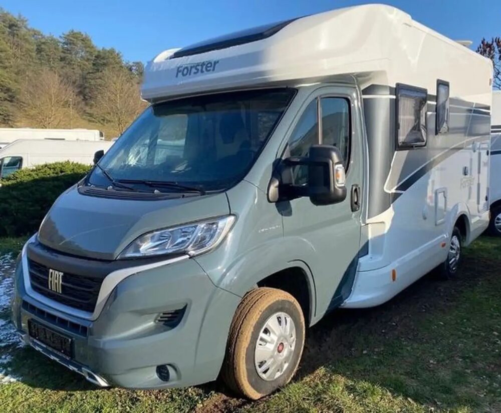 Forster T 599 HB – Slechts 5,99 m, handgeschakeld | Semi-integraal Fiat-chassis | Eerste registratie: 05/2023 | 22.300 km | Vermogen: 140 pk | Totaalgewicht: 3.500 kg