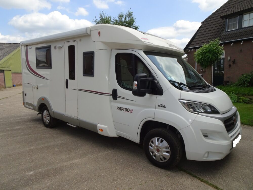 RAPIDO S6 – Slechts 6,4 m, handgeschakeld | Slaapplaatsen: 4 | Eerste registratie: 07/2016 | 88.800 km | Vermogen: 131 pk | Totaalgewicht: 3.500 kg