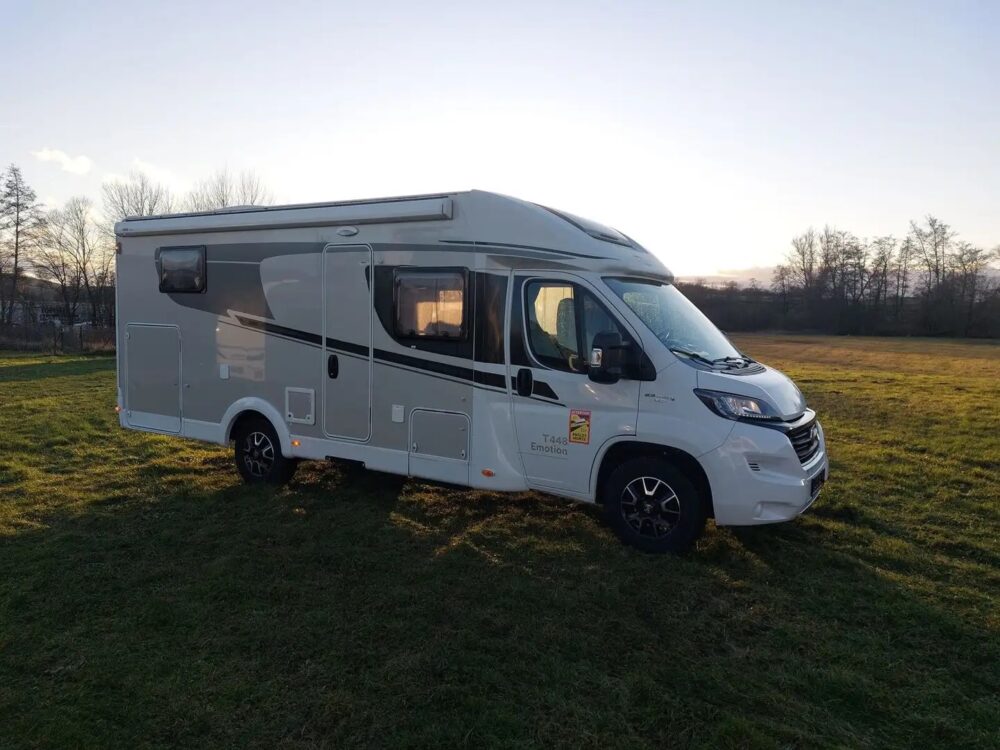 Carado T 448 – Slechts 7,38 m, Automaat | Slaapplaatsen: 4 | Eerste registratie: 04/2019 | 112.606 km | Vermogen: 150 pk | Totaalgewicht: 3.500 kg