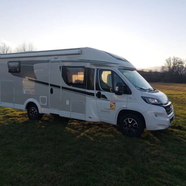 Carado T 448 – Slechts 7,38 m, Automaat | Slaapplaatsen: 4 | Eerste registratie: 04/2019 | 112.606 km | Vermogen: 150 pk | Totaalgewicht: 3.500 kg