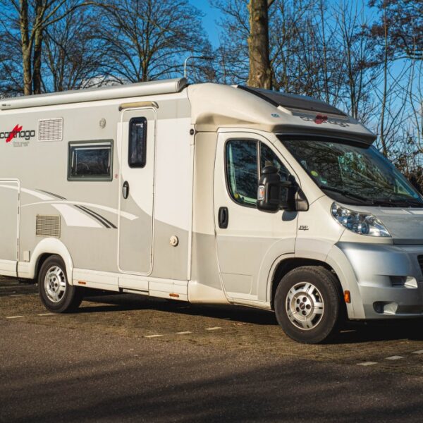 Carthago C Tourer 142 QB – Slechts 6,8 m, automaat | Slaapplaatsen: 2 | Eerste registratie: 02/2013 | 191.500 km | Vermogen: 148 pk | Totaalgewicht: 3.500 kg