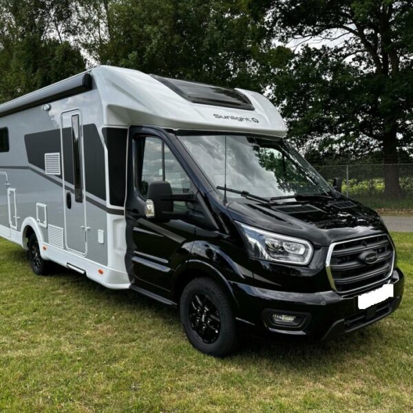 Ford Transit Sunlight T680 – Slechts 7,36 m, automaat | Slaapplaatsen: 4 | Eerste registratie: 06/2025 | 24 km | Vermogen: 155 pk | Totaalgewicht: 3.500 kg
