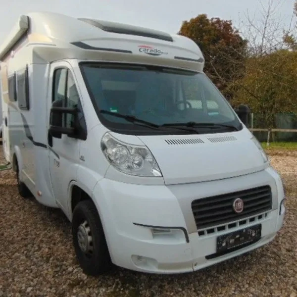 Carado T 138 – Slechts 5,98 m, handgeschakeld | Slaapplaatsen: 3 | Eerste registratie: 07/2014 | 93.200 km | Vermogen: 116 pk | Totaalgewicht: 3.500 kg