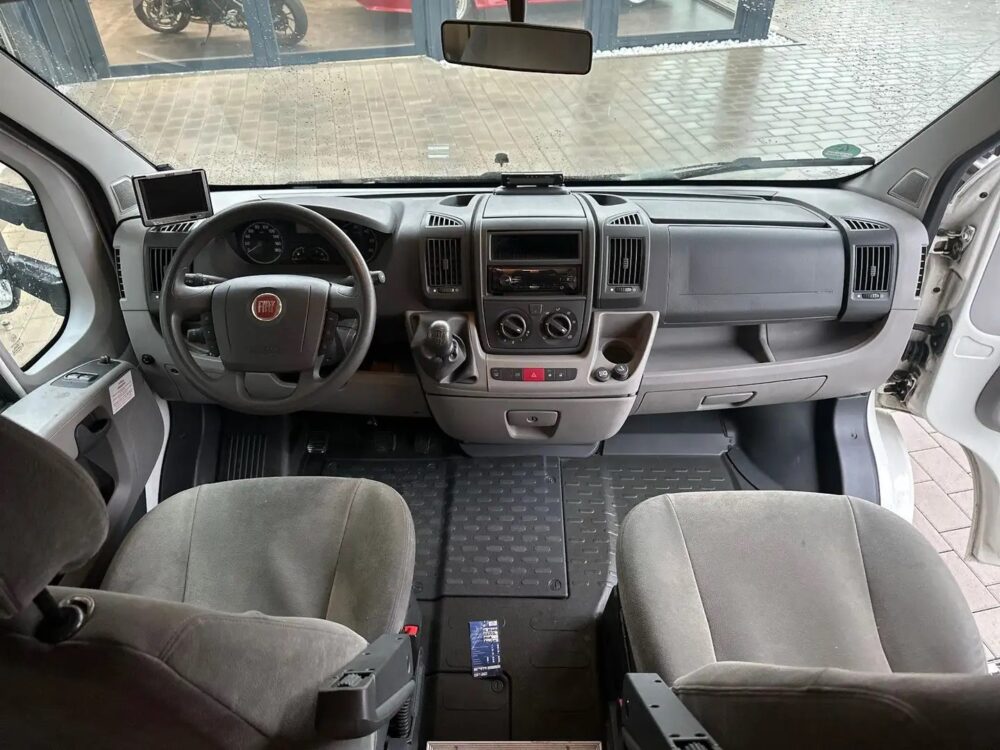 Eura Mobil Tarrestra Contura Activa 112 – Slechts 6,32 m, handgeschakeld | Slaapplaatsen: 2 | Eerste registratie: 03/2009 | 148.000 km | Vermogen: 158 pk | Totaalgewicht: 3.500 kg - Afbeelding 10