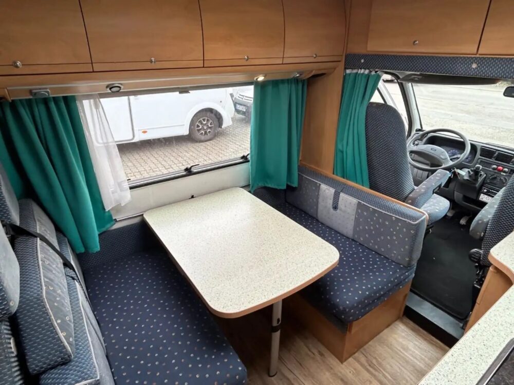 Bürstner T 603 – Slechts 6,22 m, Handgeschakeld | Slaapplaatsen: 2 | Eerste registratie: 03/2001 | 173.000 km | Vermogen: 128 pk | Totaalgewicht: 3.500 kg - Afbeelding 10