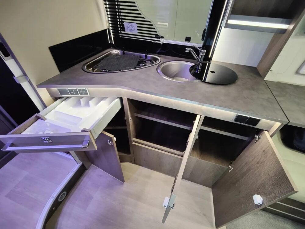 Chausson 640 titanium – Slechts 6,99 m, automaat | Slaapplaatsen: 4 | Eerste registratie: 06/2019 | 46.000 km | Vermogen: 170 pk | Totaalgewicht: 3.500 kg - Afbeelding 10