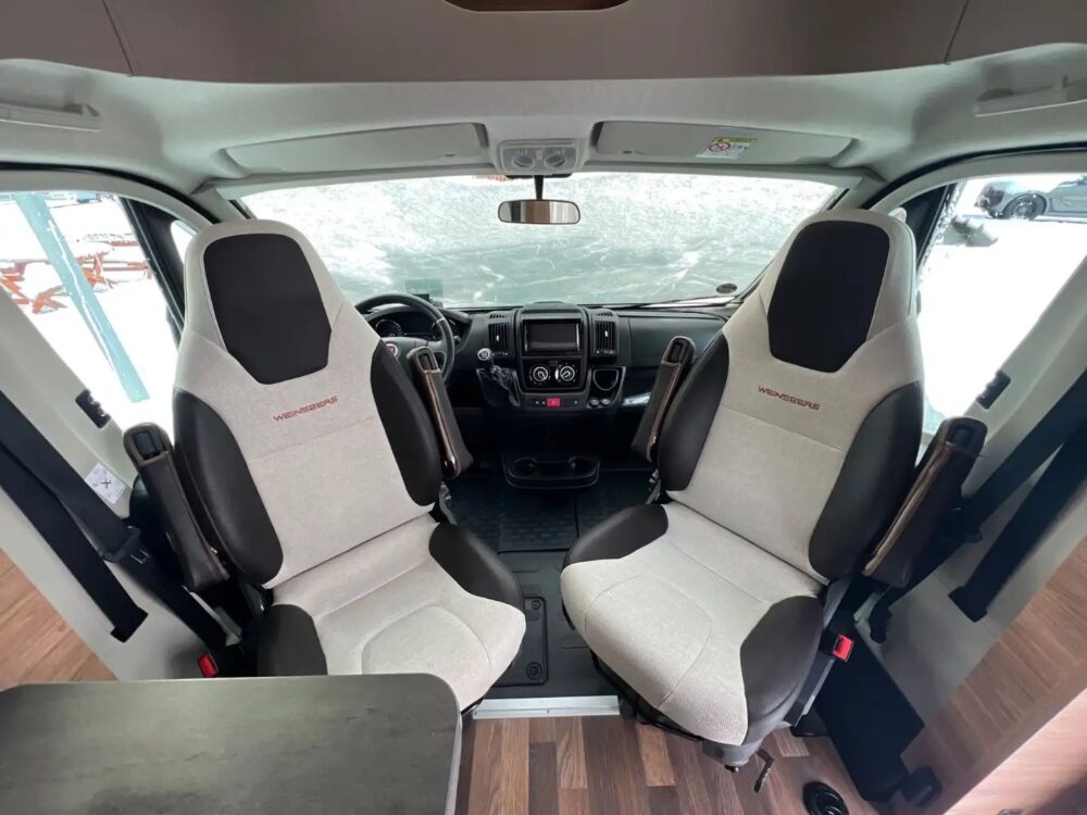 Weinsberg Cara Compact Pepper 50 Edition – Slechts 6,75 m, Handgeschakeld | Slaapplaatsen: 2 | Eerste registratie: 04/2021 | 92.618 km | Vermogen: 140 pk | Totaalgewicht: 3.500 kg - Afbeelding 11
