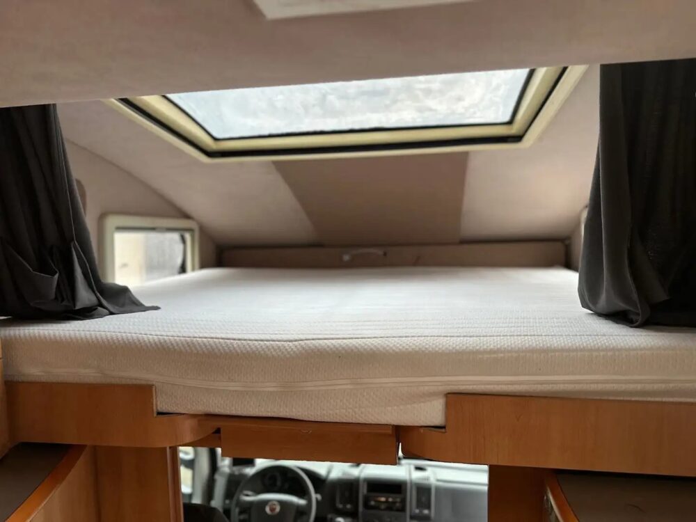 Eura Mobil Tarrestra Contura Activa 112 – Slechts 6,32 m, handgeschakeld | Slaapplaatsen: 2 | Eerste registratie: 03/2009 | 148.000 km | Vermogen: 158 pk | Totaalgewicht: 3.500 kg - Afbeelding 11
