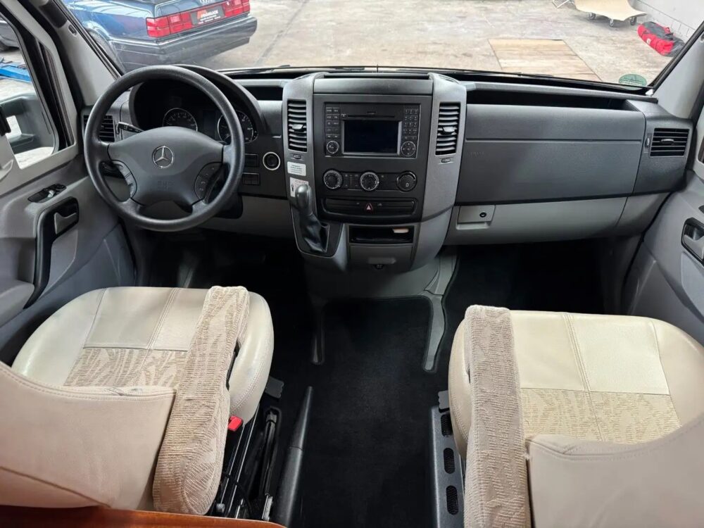 Adria Polaris SL 749 Mercedes Sprinter 319 CDI – Slechts 7,49 m, automaat | Slaapplaatsen: 4 | Eerste registratie: 06/2010 | 59.000 km | Vermogen: 190 pk | Totaalgewicht: 3.500 kg - Afbeelding 12
