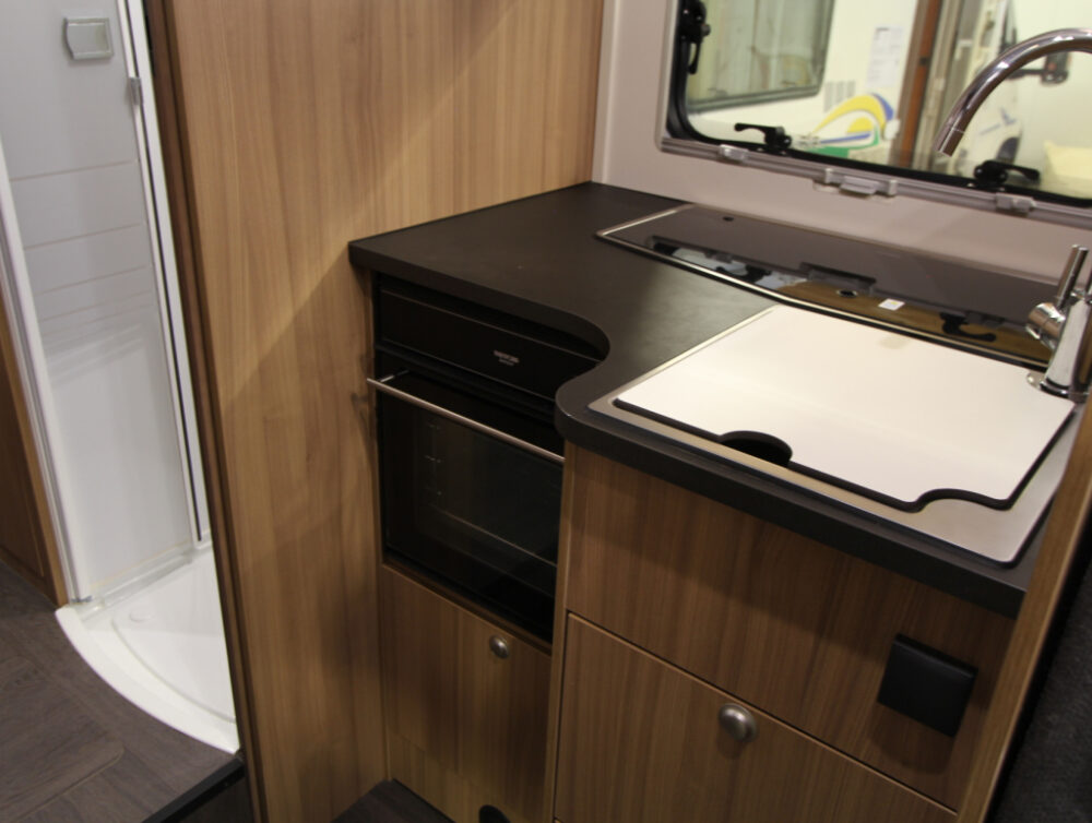 Sun Living S 75SL – Slechts 7,45 m, Semi-automatische versnellingsbak | Slaapplaatsen: 5 | Eerste registratie: 01/2020 | 40.544 km | Vermogen: 150 pk | Totaalgewicht: 3.500 kg - Afbeelding 12