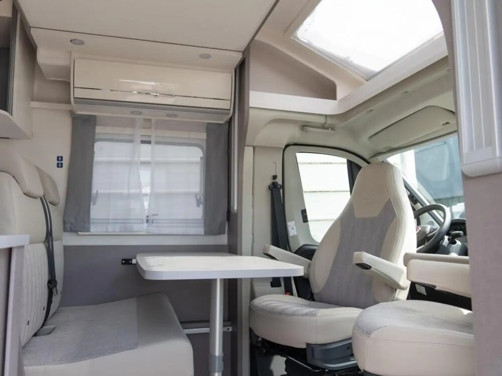 Etrusco T-Model T 5900 FB MJ24 – Slechts 5,95 m, Handgeschakeld | Slaapplaatsen: 3 | Eerste registratie: 06/2024 | 15 km | Vermogen: 140 pk | Totaalgewicht: 3.500 kg - Afbeelding 12