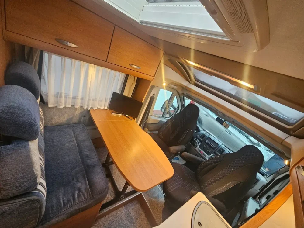 Knaus Sun TI 600 MG Sport – Slechts 6,58 m, Handgeschakeld | Slaapplaatsen: 4 | Eerste registratie: 08/2010 | 122.462 km | Vermogen: 129 pk | Totaalgewicht: 3.500 kg - Afbeelding 13