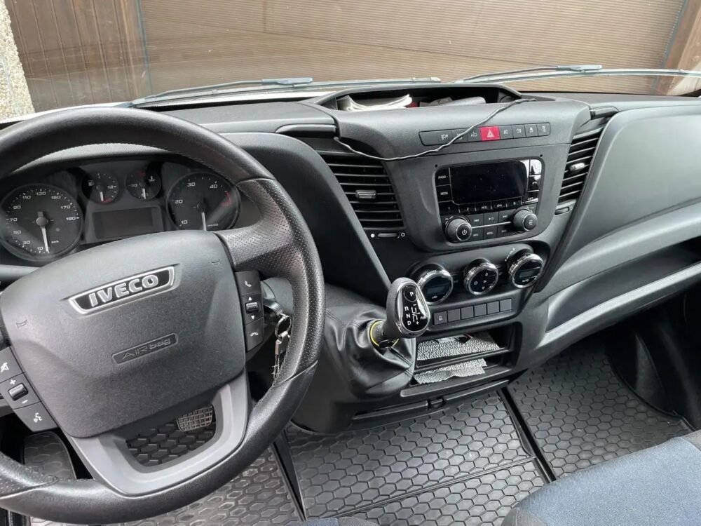 Iveco IS 35 Hymer Eriba – Slechts 7,12 m, Automatische transmissie | Fiat laagprofielchassis | Registratie: 08/2018 | 94.000 km | 6 slaapplaatsen | Toegestaan ​​totaalgewicht: 3.500 kg - Afbeelding 13