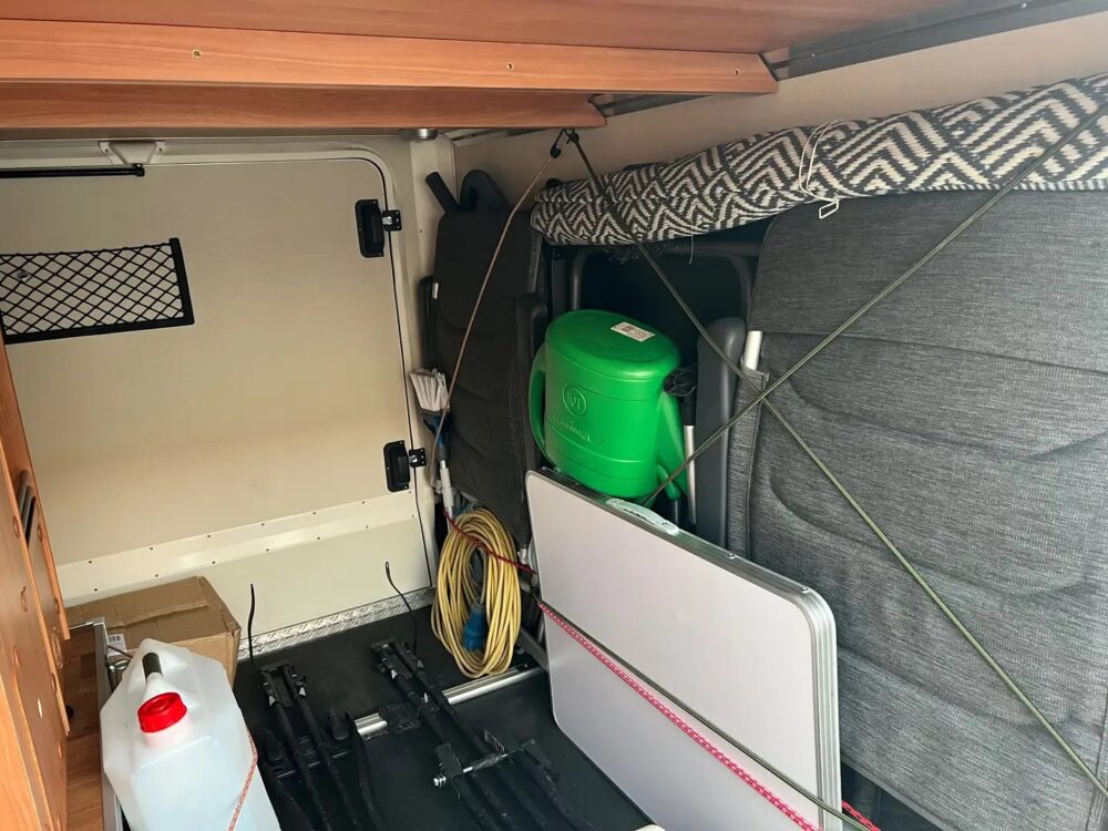 Hymer/Eriba MLT 580 Mercedes – Slechts 6,97 m, automaat | Slaapplaatsen: 3 | Eerste registratie: 04/2015 | 56.500 km | Vermogen: 163 pk | Totaalgewicht: 3.500 kg - Afbeelding 13