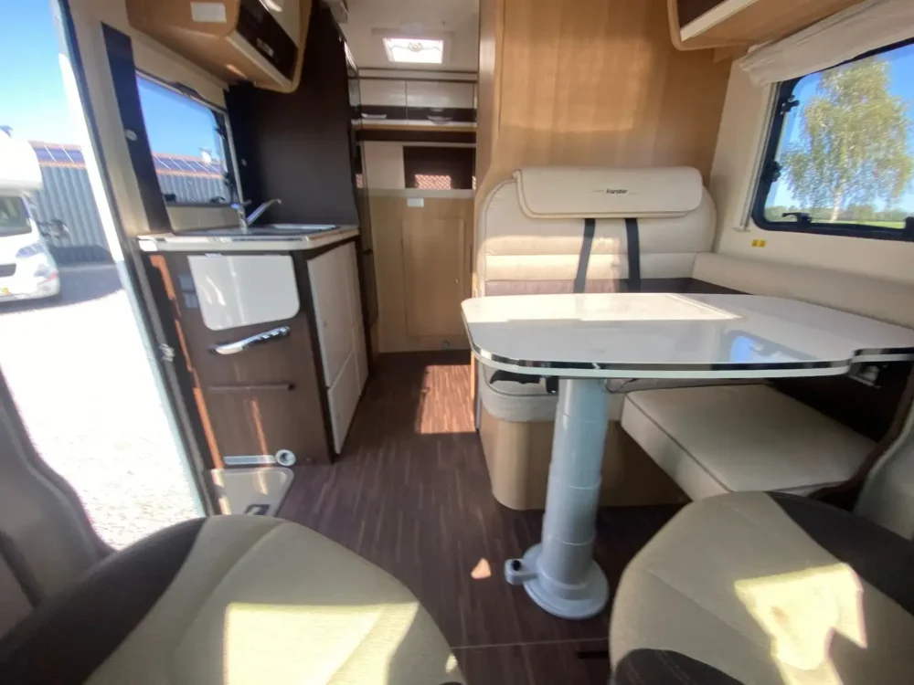 Forster T 599 HB – Slechts 5,99 m, Handgeschakeld | Slaapplaatsen: 4 | Eerste registratie: 05/2021 | 62.500 km | Vermogen: 140 pk | Totaalgewicht: 3.500 kg - Afbeelding 13