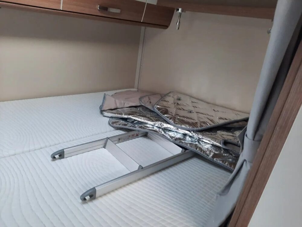 Carado T 132 Solar – Slechts 5,98 m, Handgeschakeld | Slaapplaatsen: 2 | Eerste registratie: 04/2018 | 27.330 km | Vermogen: 131 pk | Totaalgewicht: 3.500 kg - Afbeelding 13