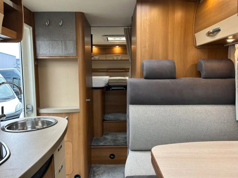 Knaus Van TI 600 ME – Slechts 6,68 m, Handgeschakeld | Slaapplaatsen: 2 | Eerste registratie: 04/2019 | 112.606 km | Vermogen: 148 pk | Totaalgewicht: 3.500 kg - Afbeelding 14