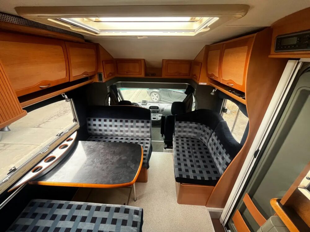 Eura Mobil Contura 706 SB MB 316 – Slechts 7,24 m, automaat | Slaapplaatsen: 4 | Eerste registratie: 02/2002 | 145.852 km | Vermogen: 156 pk | Totaalgewicht: 3.500 kg - Afbeelding 14
