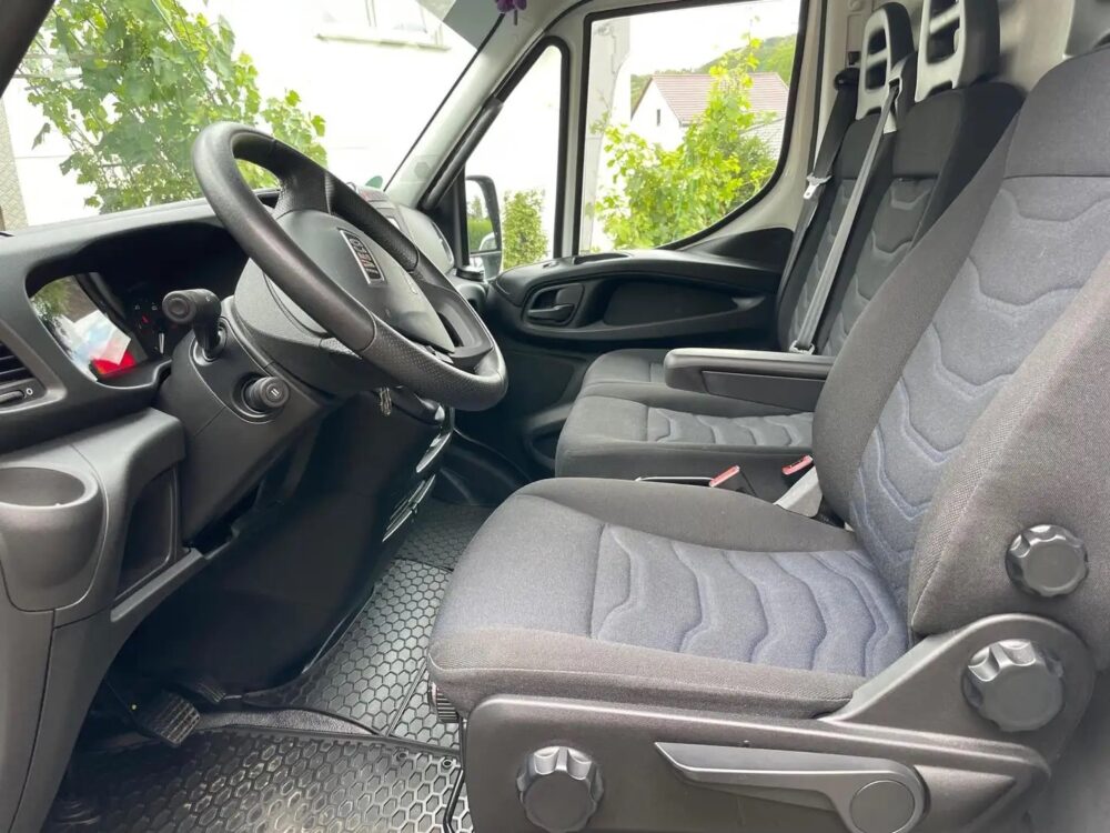 Iveco IS 35 Hymer Eriba – Slechts 7,12 m, Automatische transmissie | Fiat laagprofielchassis | Registratie: 08/2018 | 94.000 km | 6 slaapplaatsen | Toegestaan ​​totaalgewicht: 3.500 kg - Afbeelding 14