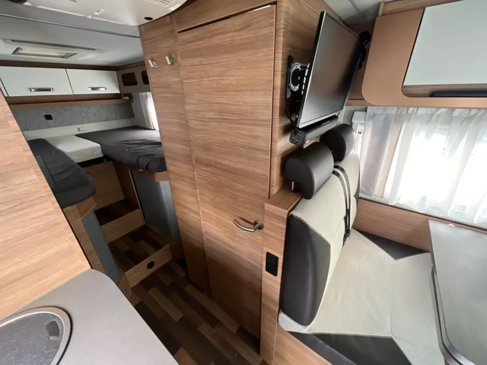 Weinsberg Cara Compact Pepper 50 Edition – Slechts 6,75 m, Handgeschakeld | Slaapplaatsen: 2 | Eerste registratie: 04/2021 | 92.618 km | Vermogen: 140 pk | Totaalgewicht: 3.500 kg - Afbeelding 14
