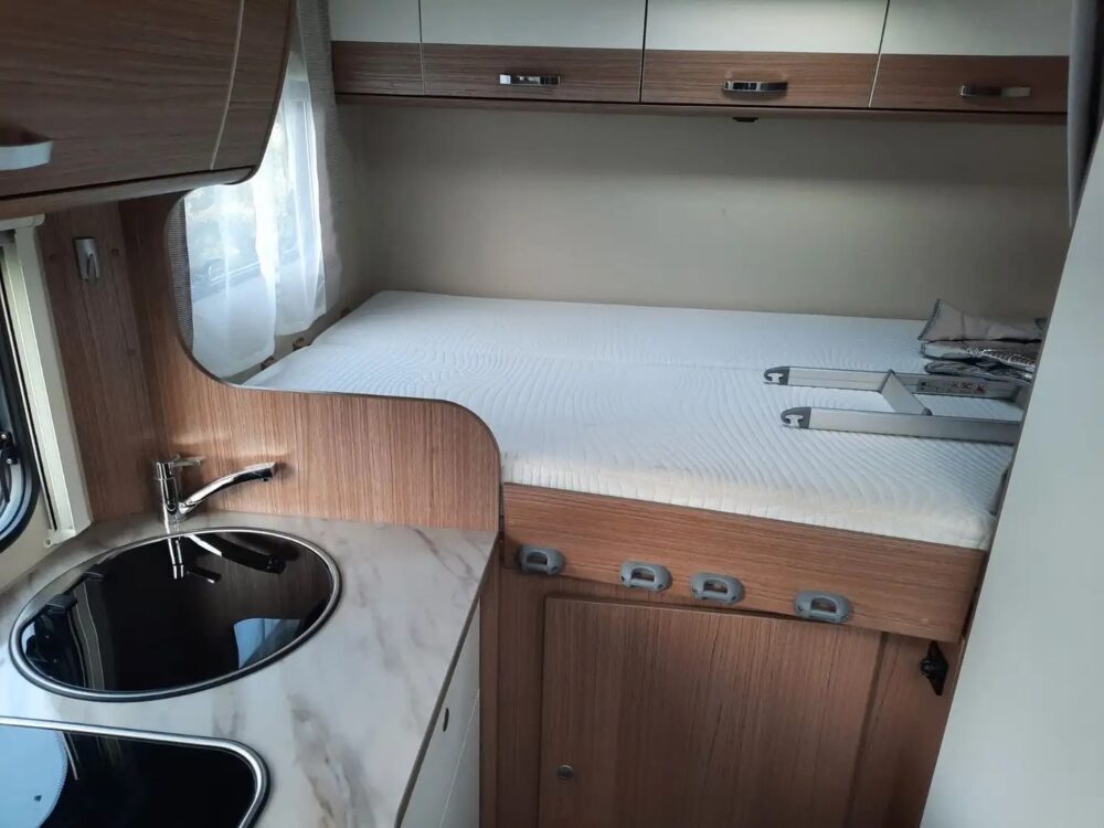Carado T 132 Solar – Slechts 5,98 m, Handgeschakeld | Slaapplaatsen: 2 | Eerste registratie: 04/2018 | 27.330 km | Vermogen: 131 pk | Totaalgewicht: 3.500 kg - Afbeelding 14