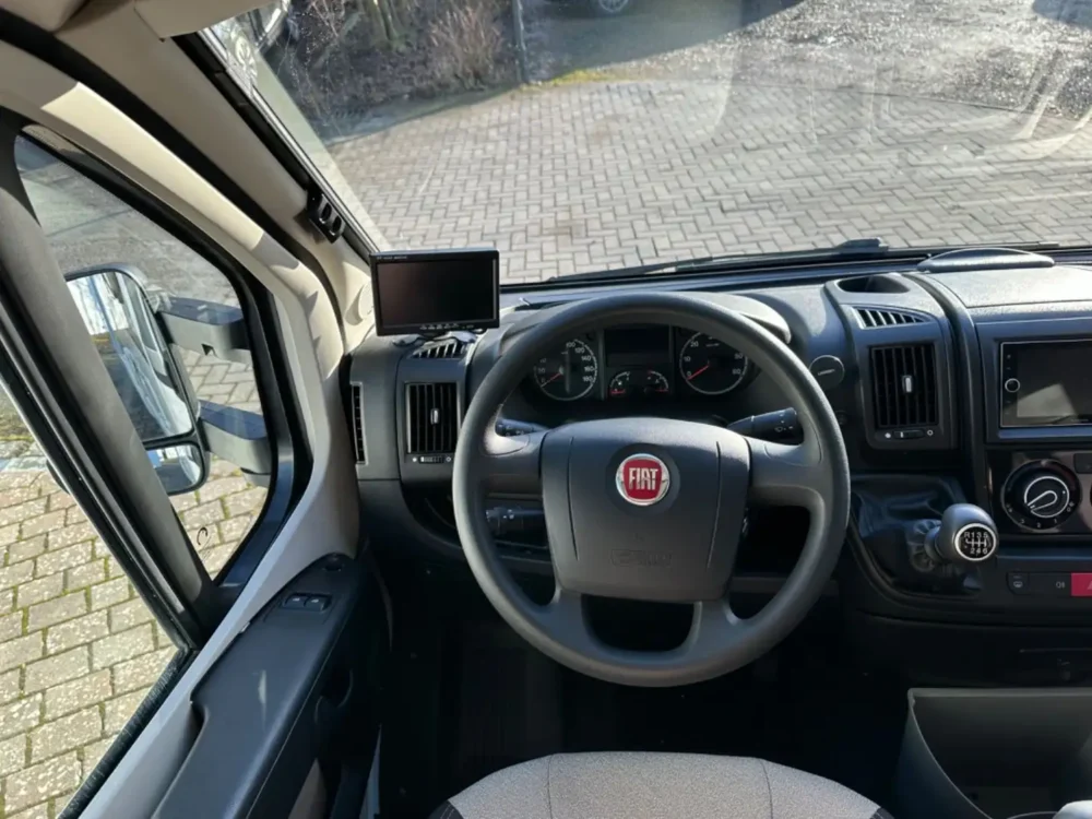 Knaus Van TI 550 MD – Slechts 5,99 m, Handgeschakeld | Slaapplaatsen: 4 | Eerste registratie: 02/2013 | 179.000 km | Vermogen: 148 pk | Totaalgewicht: 3.500 kg - Afbeelding 14