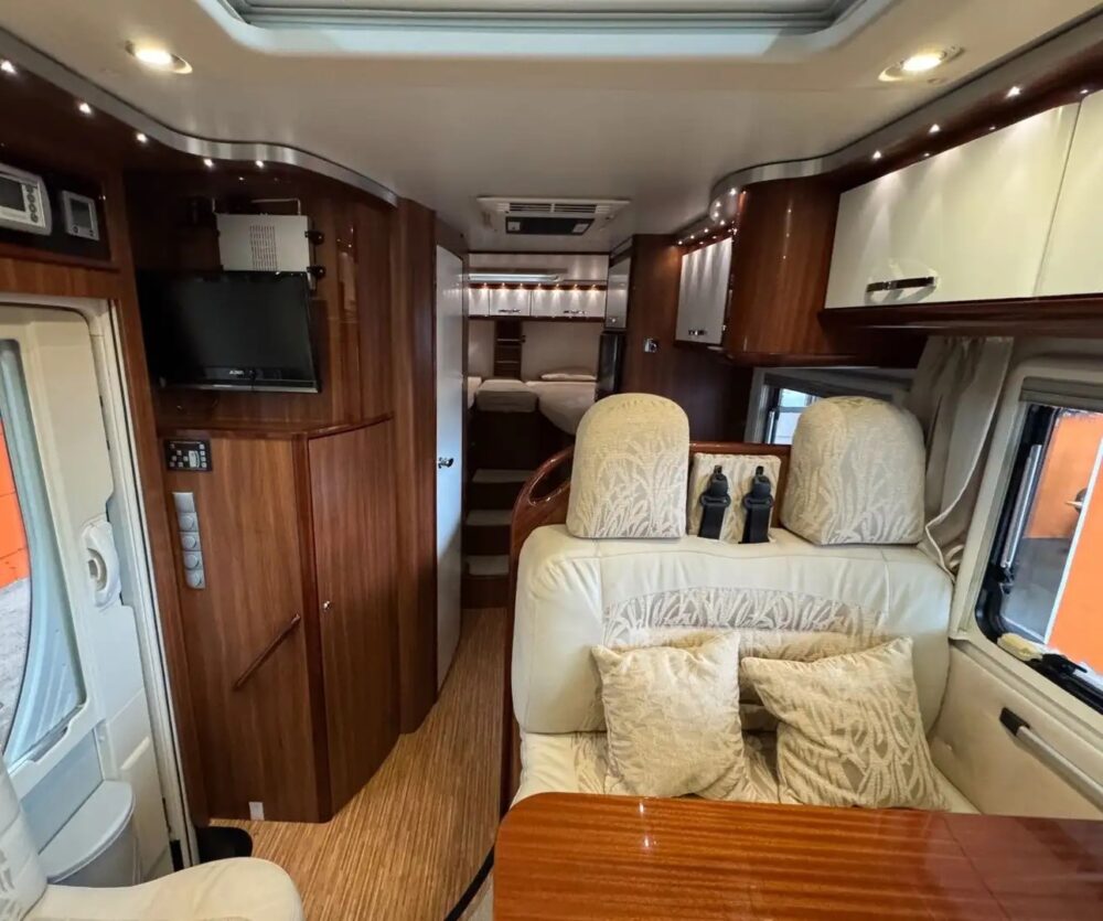 Adria Polaris SL 749 Mercedes Sprinter 319 CDI – Slechts 7,49 m, automaat | Slaapplaatsen: 4 | Eerste registratie: 06/2010 | 59.000 km | Vermogen: 190 pk | Totaalgewicht: 3.500 kg - Afbeelding 16