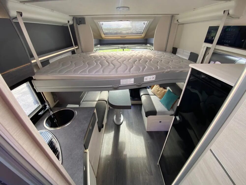 Chausson T 747 – Slechts 7,47 m, automaat | Slaapplaatsen: 4 | Eerste registratie: 01/2021 | 112.606 km | Vermogen: 140 pk | Totaalgewicht: 3.500 kg - Afbeelding 16