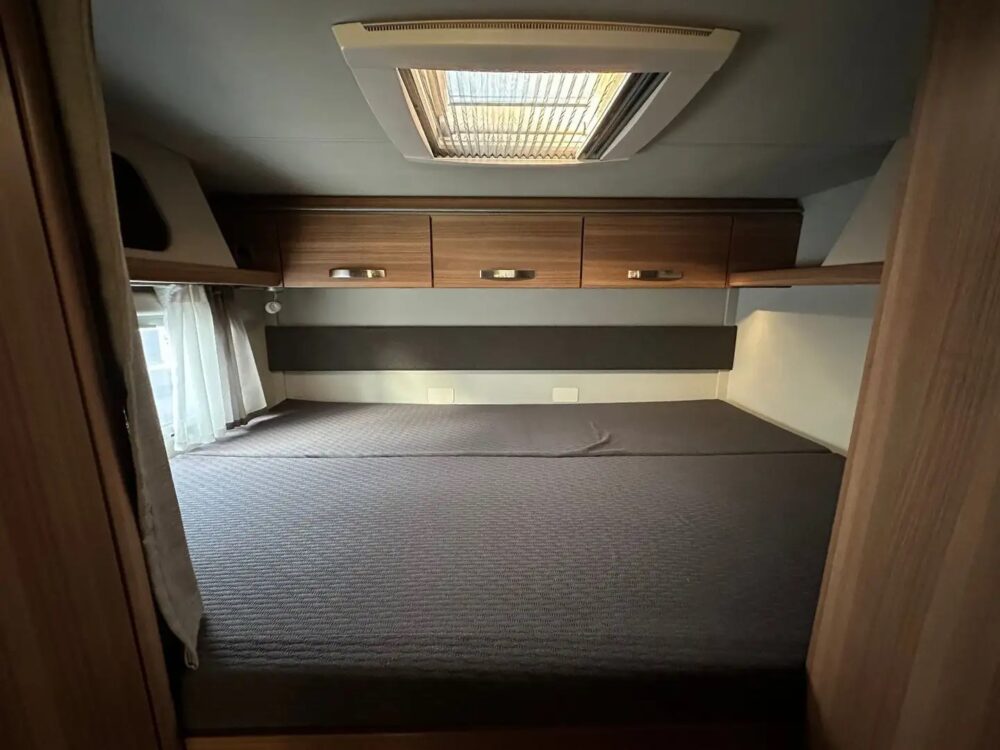 Weinsberg 700 DG – Slechts 7,42 m, Handgeschakeld | Slaapplaatsen: 6 | Eerste registratie: 05/2019 | 78.147 km | Vermogen: 163 pk | Totaalgewicht: 3.500 kg - Afbeelding 16
