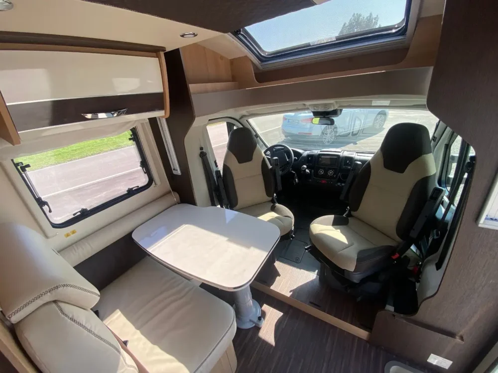 Forster T 599 HB – Slechts 5,99 m, Handgeschakeld | Slaapplaatsen: 4 | Eerste registratie: 05/2021 | 62.500 km | Vermogen: 140 pk | Totaalgewicht: 3.500 kg - Afbeelding 16