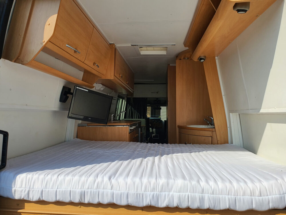 Iveco Daily l3 h2 td 2.8 – Slechts 7 m, Handgeschakeld | Slaapplaatsen: 2 | Eerste registratie: 06/2001 | 379246 km | Vermogen: 106 pk | Totaalgewicht: 3.500 kg - Afbeelding 16