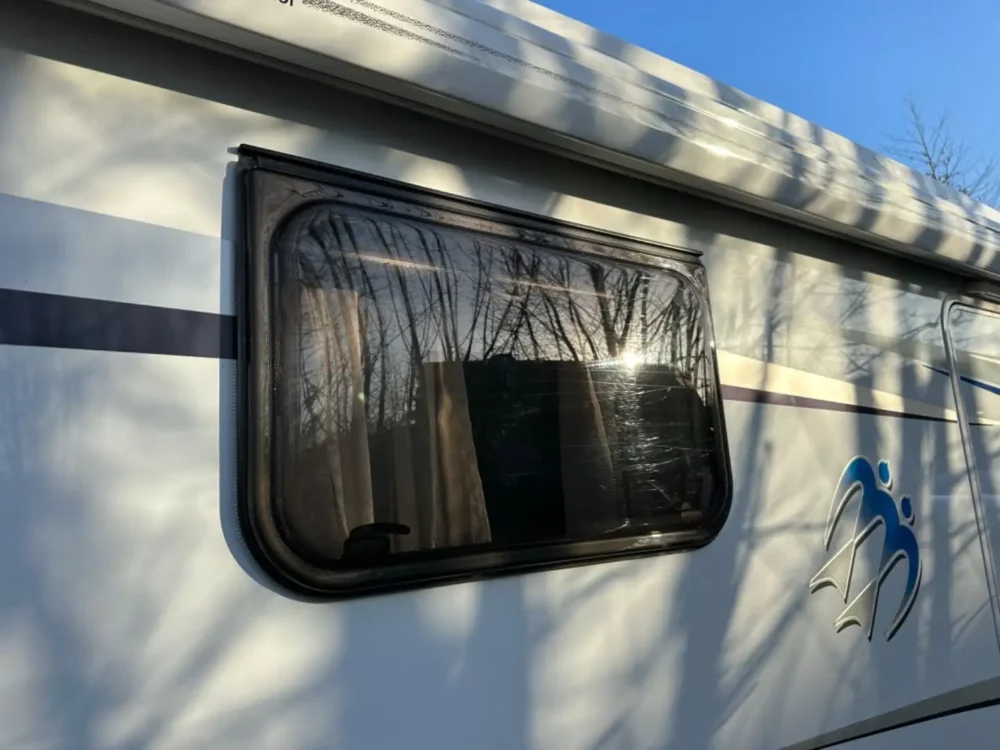 Knaus Van TI 550 MD – Slechts 5,99 m, Handgeschakeld | Slaapplaatsen: 4 | Eerste registratie: 02/2013 | 179.000 km | Vermogen: 148 pk | Totaalgewicht: 3.500 kg - Afbeelding 16