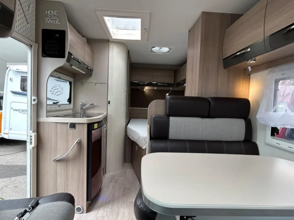Chausson Flash 515 – Slechts 5,99 m, Handgeschakeld | Slaapplaatsen: 2 | Eerste registratie: 05/2018 | 112.606 km | Vermogen: 170 pk | Totaalgewicht: 3.500 kg - Afbeelding 17