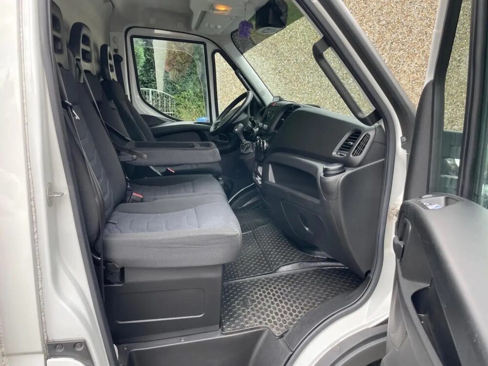 Iveco IS 35 Hymer Eriba – Slechts 7,12 m, Automatische transmissie | Fiat laagprofielchassis | Registratie: 08/2018 | 94.000 km | 6 slaapplaatsen | Toegestaan ​​totaalgewicht: 3.500 kg - Afbeelding 17