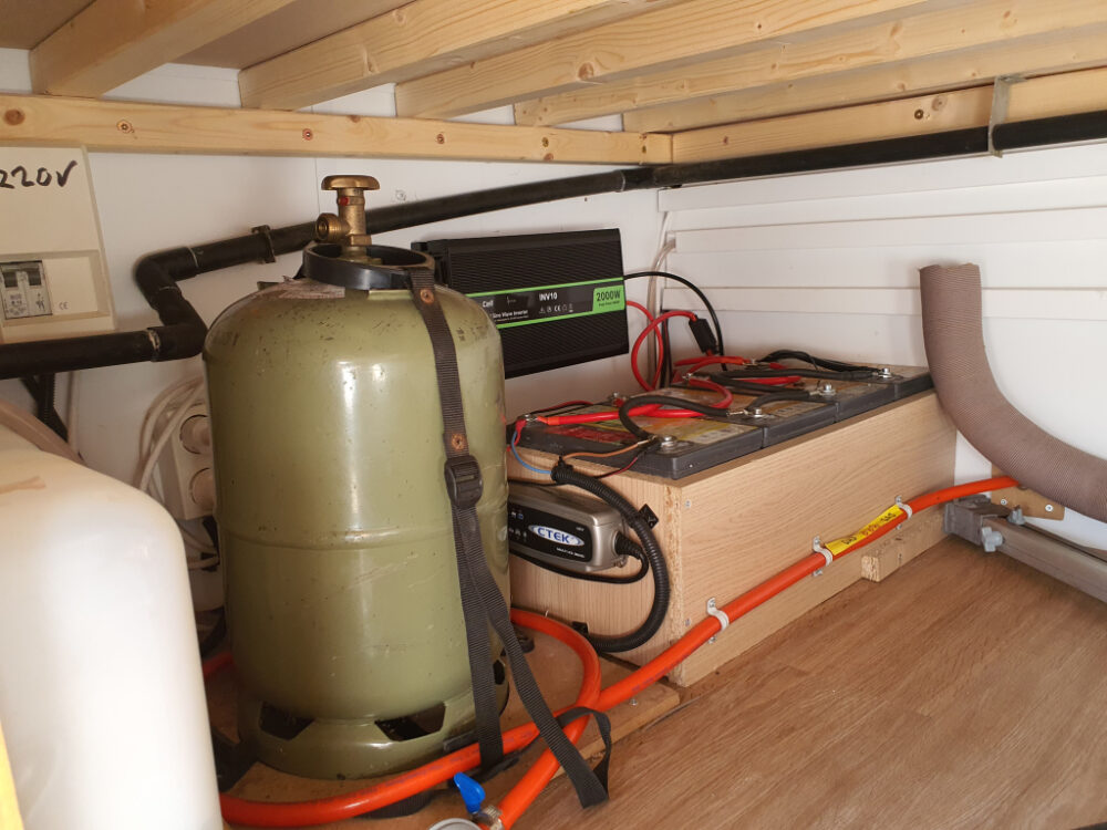 Iveco Daily l3 h2 td 2.8 – Slechts 7 m, Handgeschakeld | Slaapplaatsen: 2 | Eerste registratie: 06/2001 | 379246 km | Vermogen: 106 pk | Totaalgewicht: 3.500 kg - Afbeelding 17