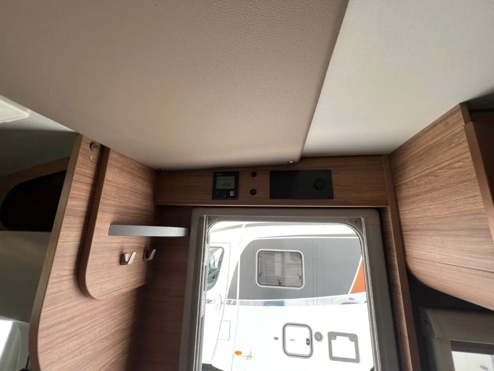 Weinsberg Cara Compact Pepper 50 Edition – Slechts 6,75 m, Handgeschakeld | Slaapplaatsen: 2 | Eerste registratie: 04/2021 | 92.618 km | Vermogen: 140 pk | Totaalgewicht: 3.500 kg - Afbeelding 18