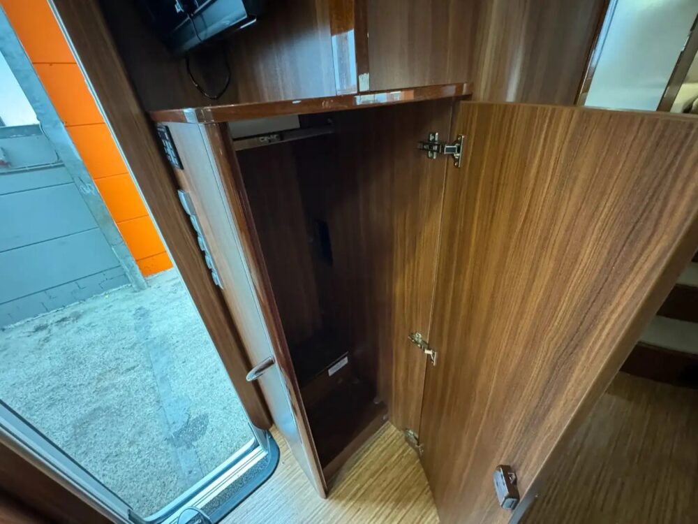Adria Polaris SL 749 Mercedes Sprinter 319 CDI – Slechts 7,49 m, automaat | Slaapplaatsen: 4 | Eerste registratie: 06/2010 | 59.000 km | Vermogen: 190 pk | Totaalgewicht: 3.500 kg - Afbeelding 19