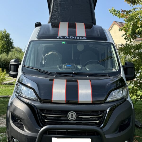 ADRIA TWIN 640 SGX – Slechts 6,39 m, automaat | Aantal slagen: 4 | Laatste registratie: 01/2024 | 15.000 km | Vermogen: 180 pk | Totaalgewicht: 3.500 kg