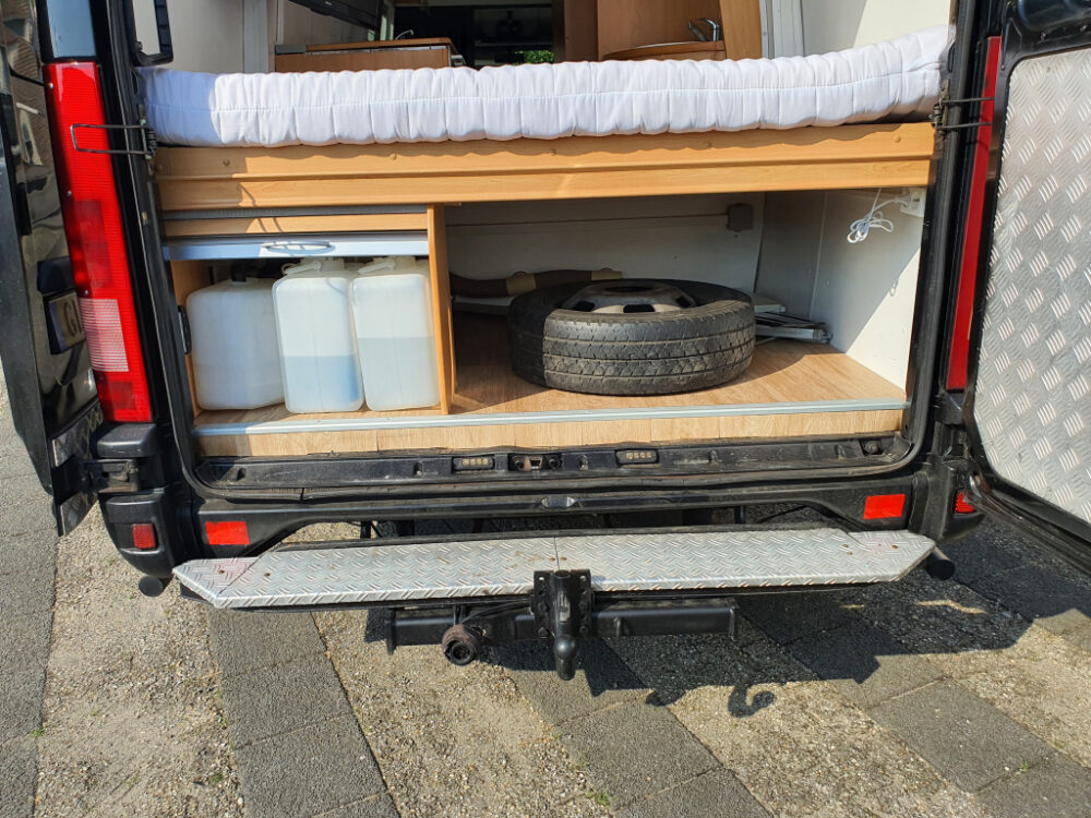 Iveco Daily l3 h2 td 2.8 – Slechts 7 m, Handgeschakeld | Slaapplaatsen: 2 | Eerste registratie: 06/2001 | 379246 km | Vermogen: 106 pk | Totaalgewicht: 3.500 kg - Afbeelding 19