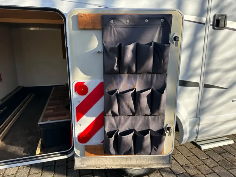 Knaus Van TI 550 MD – Slechts 5,99 m, Handgeschakeld | Slaapplaatsen: 4 | Eerste registratie: 02/2013 | 179.000 km | Vermogen: 148 pk | Totaalgewicht: 3.500 kg - Afbeelding 19