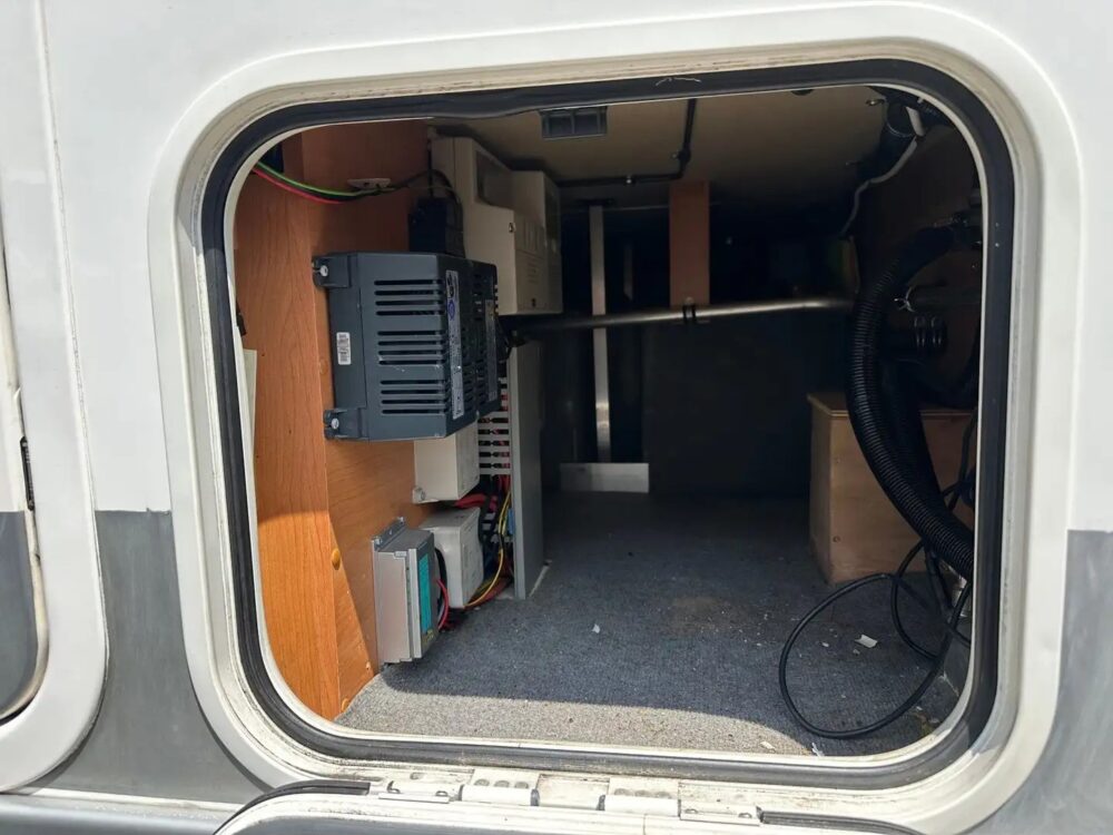 Eura Mobil Tarrestra Contura Activa 112 – Slechts 6,32 m, handgeschakeld | Slaapplaatsen: 2 | Eerste registratie: 03/2009 | 148.000 km | Vermogen: 158 pk | Totaalgewicht: 3.500 kg - Afbeelding 19