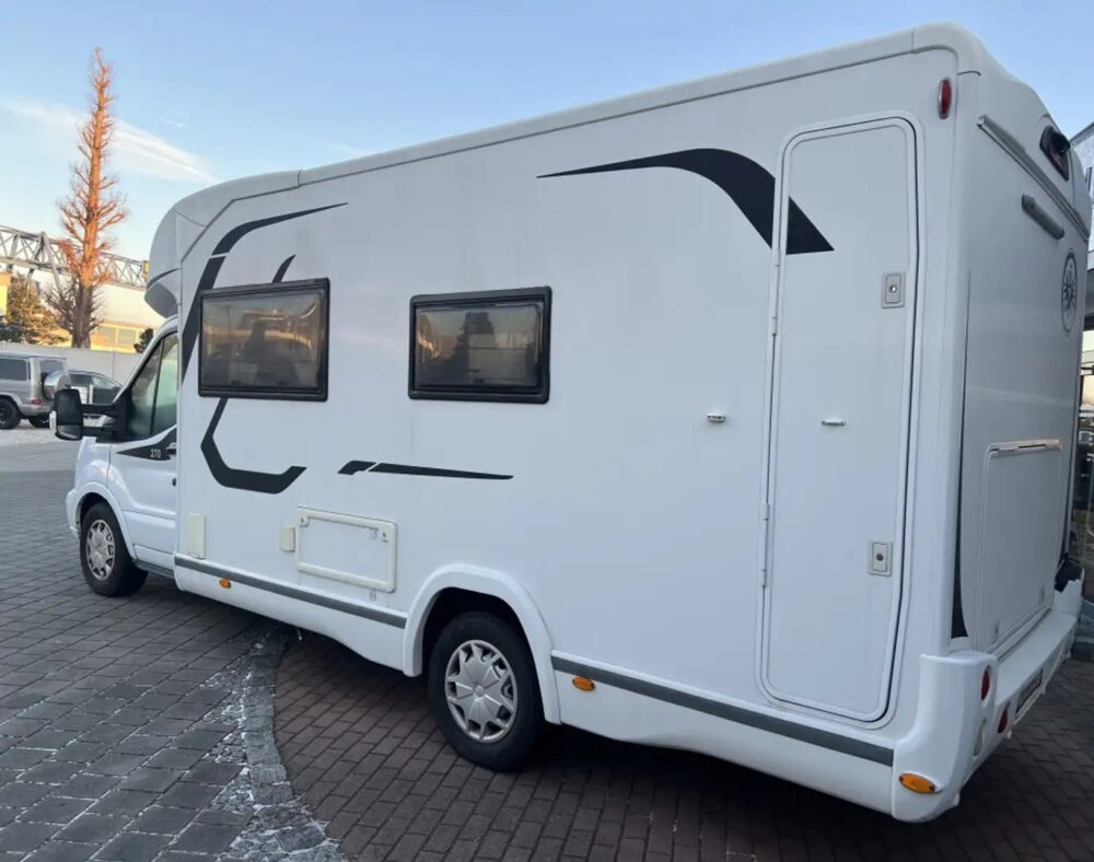 Challenger Mageo 270 – Slechts 6,5 m, Automatische transmissie | Semi-integraal Fiat-chassis | Eerste registratie: 03/2018 | 55.600 km | 4 slaapplaatsen | Maximaal toegestaan ​​gewicht: 3.500 kg - Afbeelding 2